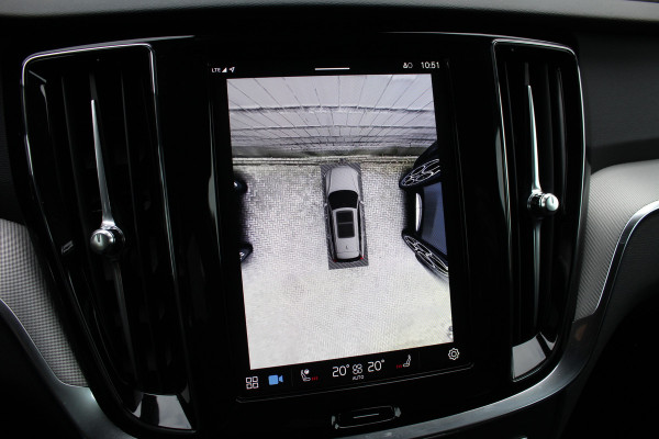 Volvo V60 2.0 T6 Plug-in hybrid AWD Plus Dark | Pilot Assist | Leder | Trekhaak | 360 Camera | H&K