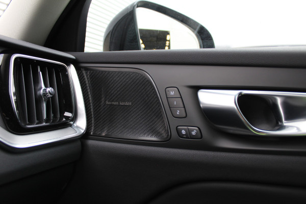 Volvo V60 2.0 T6 Plug-in hybrid AWD Plus Dark | Pilot Assist | Leder | Trekhaak | 360 Camera | H&K