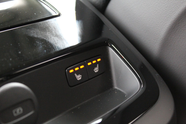 Volvo V60 2.0 T6 Plug-in hybrid AWD Plus Dark | Pilot Assist | Leder | Trekhaak | 360 Camera | H&K