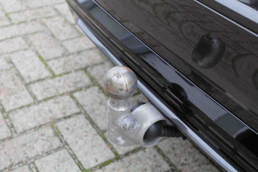 Volvo V60 2.0 T6 Plug-in hybrid AWD Plus Dark | Pilot Assist | Leder | Trekhaak | 360 Camera | H&K