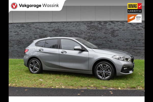 BMW 1-serie 118i Sport Line 1.5 100kW Automaat/Navigatie/carplay/stoelverwarming/btw auto