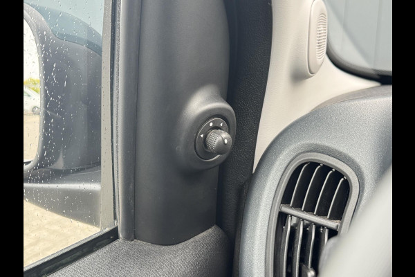 Fiat Panda 1.0 Hybrid RED Cross | Apple carplay | Climate control | Prijs is rijklaar!