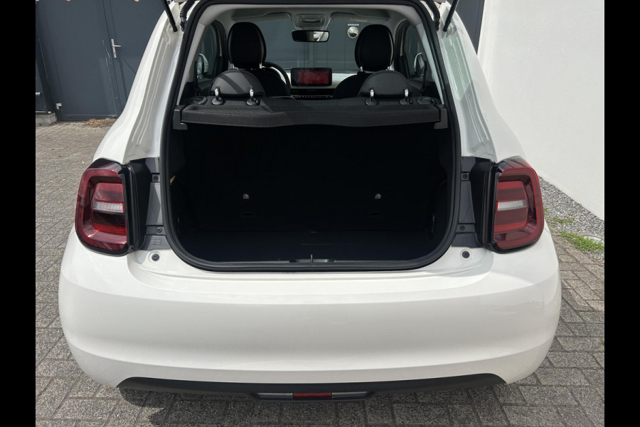 Fiat 500E Urban 42 kWh | Apple Carplay | LM velgen | Prijs is rijklaar