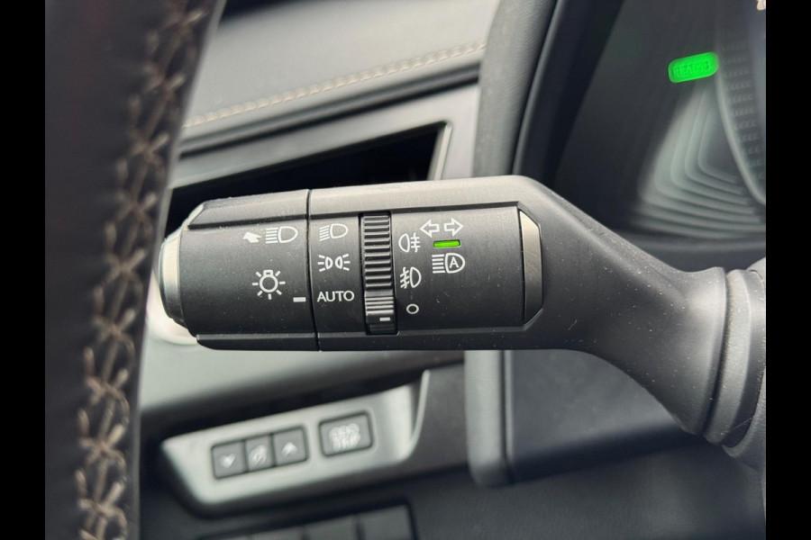 Lexus UX 250h Preference Line | 18 inch, Stoel + Stuurverwarming, Apple CarPlay/Android Auto, Keyless, Privacy Glass