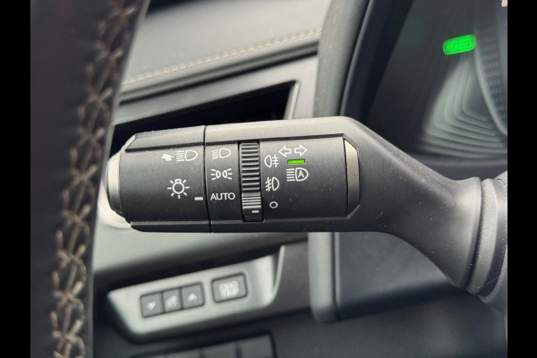 Lexus UX 250h Preference Line | 18 inch, Stoel + Stuurverwarming, Apple CarPlay/Android Auto, Keyless, Privacy Glass