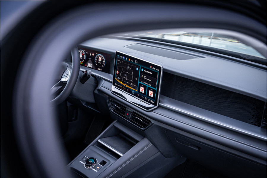 Volkswagen Tayron 1.5 eTSI Life Edition 7p. ** 20inch ** Panodak ** Trekhaak 5 jaar Fabrieksgarantie tot 100.000km