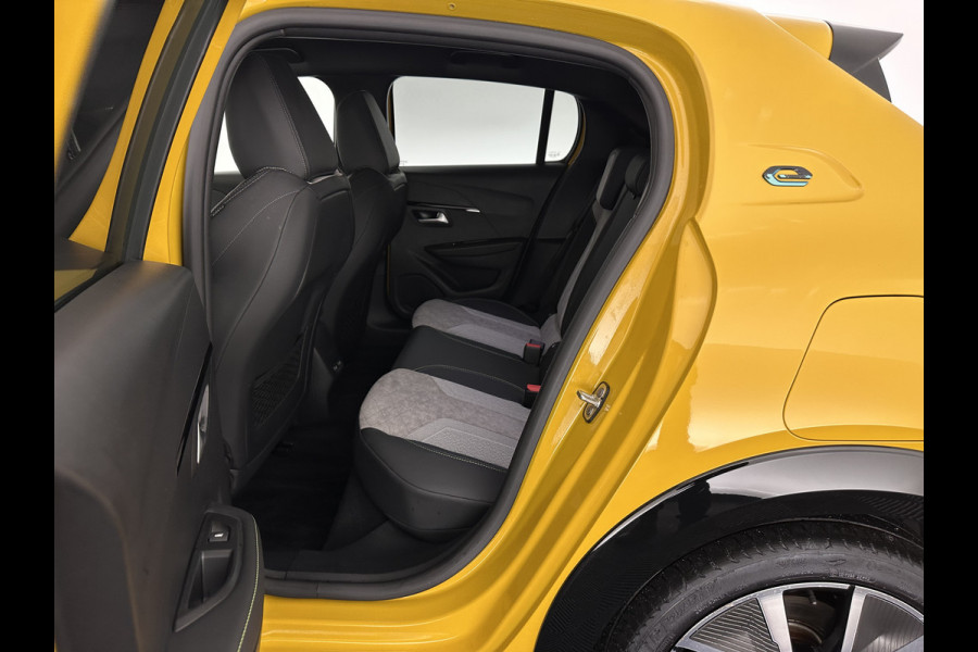 Peugeot e-208 EV GT 350 50 kWh [ 3-Fase ] {SOH-88%} (INCL.BTW) *FULL-LED | DIGI-COCKPIT | BLINDSPOT | CAMERA | LEATHER-ALCANTARA | AMBIENT-LIGHT | NAVI-FULLMAP | LANE-ASSIST | KEYLESS | DAB | CCS-FASTLOADER | HEATED-SPORTSEATS | 17''ALU