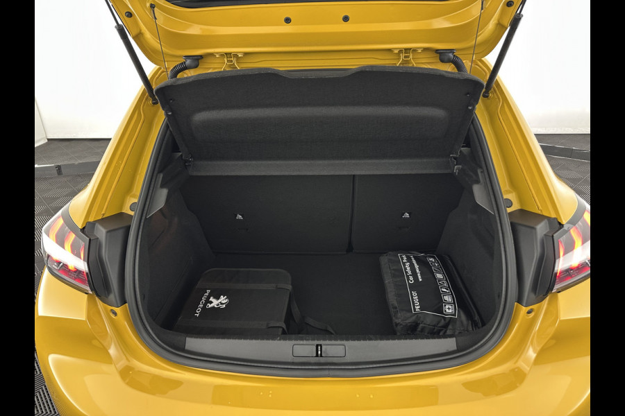 Peugeot e-208 EV GT 350 50 kWh [ 3-Fase ] {SOH-88%} (INCL.BTW) *FULL-LED | DIGI-COCKPIT | BLINDSPOT | CAMERA | LEATHER-ALCANTARA | AMBIENT-LIGHT | NAVI-FULLMAP | LANE-ASSIST | KEYLESS | DAB | CCS-FASTLOADER | HEATED-SPORTSEATS | 17''ALU