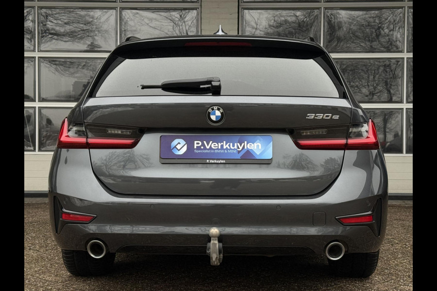 BMW 3 Serie Touring 330e SPORT LINE | PANORAMA | TREKHAAK | KEYLESS | STOELVERWARMING | 18 INCH LM VELGEN |