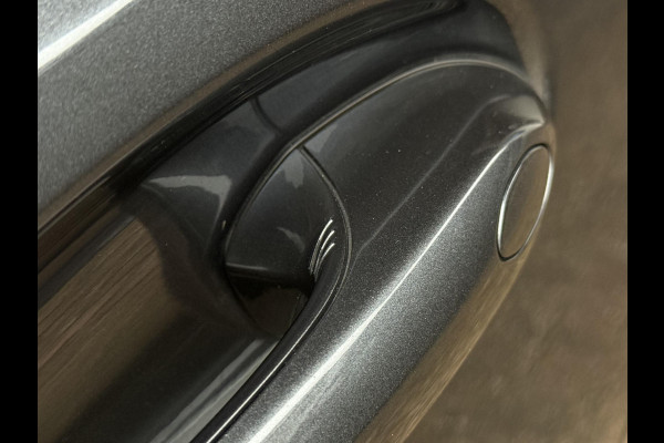 BMW 3 Serie Touring 330e SPORT LINE | PANORAMA | TREKHAAK | KEYLESS | STOELVERWARMING | 18 INCH LM VELGEN |