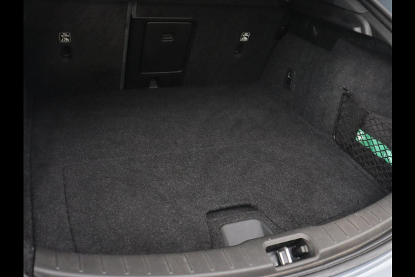 Polestar 2 Long Range Dual Motor Launch Edition 78kWh | Panoramadak | Trekhaak | 360 Camera | Achterbankverwarming | Adaptive cruise | Carplay | Camera | Stoelverwarming | Keyless