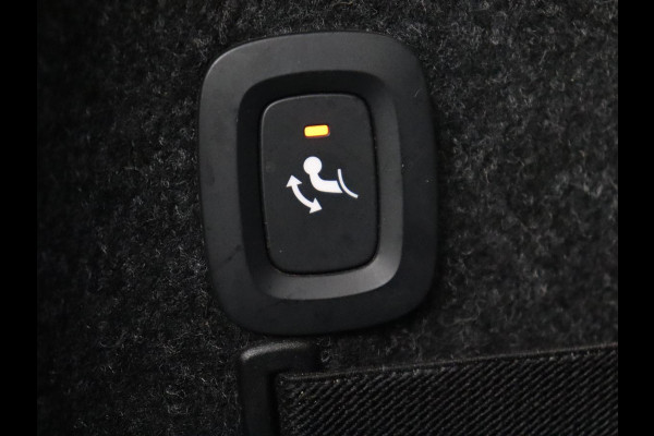 Polestar 2 Long Range Dual Motor Launch Edition 78kWh | Panoramadak | Trekhaak | 360 Camera | Achterbankverwarming | Adaptive cruise | Carplay | Camera | Stoelverwarming | Keyless