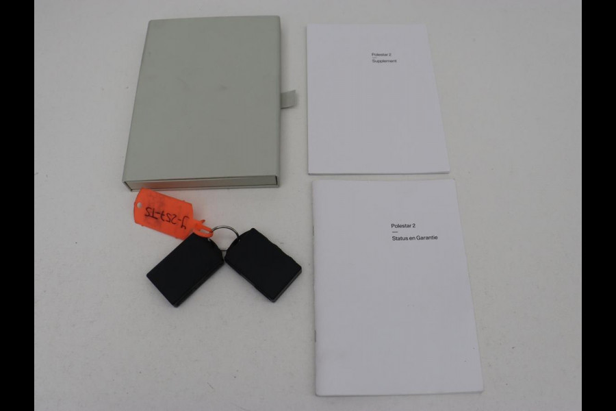 Polestar 2 Long Range Dual Motor Launch Edition 78kWh | Panoramadak | Trekhaak | 360 Camera | Achterbankverwarming | Adaptive cruise | Carplay | Camera | Stoelverwarming | Keyless