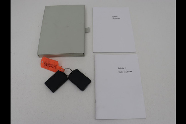 Polestar 2 Long Range Dual Motor Launch Edition 78kWh | Panoramadak | Trekhaak | 360 Camera | Achterbankverwarming | Adaptive cruise | Carplay | Camera | Stoelverwarming | Keyless