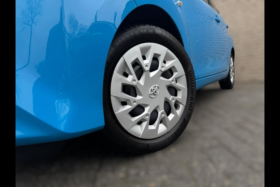 Toyota Aygo 1.0 VVT-i x-play AUTOMAAT / CAMERA / WEINIG KM'S / LED / BLUETOOTH