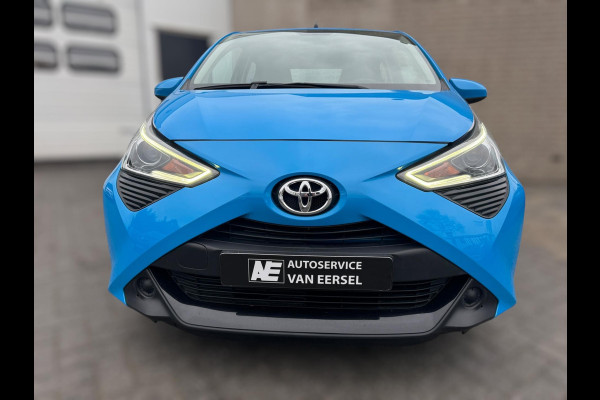 Toyota Aygo 1.0 VVT-i x-play AUTOMAAT / CAMERA / WEINIG KM'S / LED / BLUETOOTH