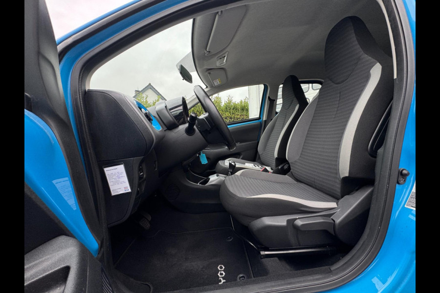 Toyota Aygo 1.0 VVT-i x-play AUTOMAAT / CAMERA / WEINIG KM'S / LED / BLUETOOTH