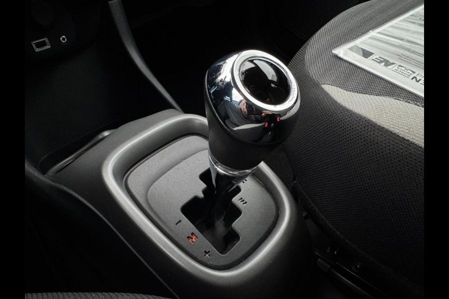 Toyota Aygo 1.0 VVT-i x-play AUTOMAAT / CAMERA / WEINIG KM'S / LED / BLUETOOTH