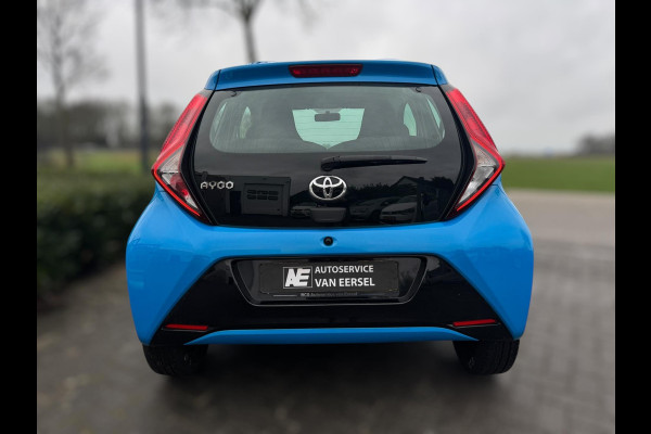 Toyota Aygo 1.0 VVT-i x-play AUTOMAAT / CAMERA / WEINIG KM'S / LED / BLUETOOTH