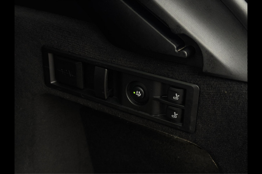 BMW 3 Serie Touring 320e M-Sport | Pano | Trekhaak | Harman Kardon | 19 inch | Sfeerverlichting | Camera | Dealer onderhouden