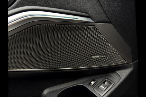 BMW 3 Serie Touring 320e M-Sport | Pano | Trekhaak | Harman Kardon | 19 inch | Sfeerverlichting | Camera | Dealer onderhouden