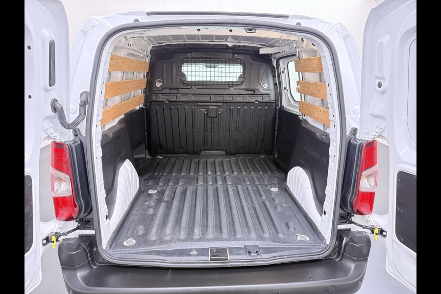 Peugeot Partner 1.2 PureTech Premium BENZINE, Cruise Control, Airco, Navigatie