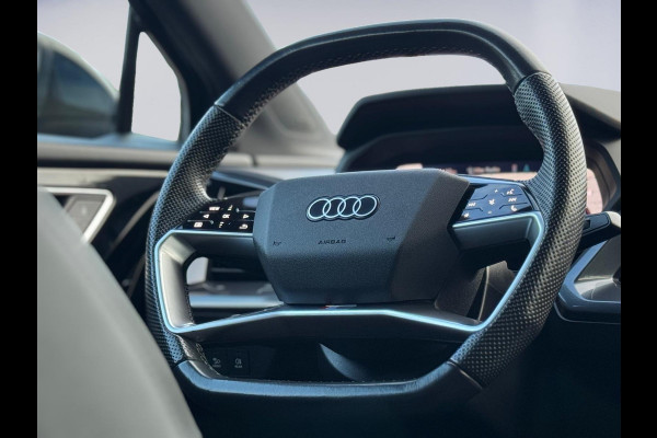 Audi Q4 e-tron 40 S 300 pk edition 77 kWh, SOH 92,5 %, 1 e eigenaar, 2 X S line, 21 ", Electrische trekhaak, NL auto met nap