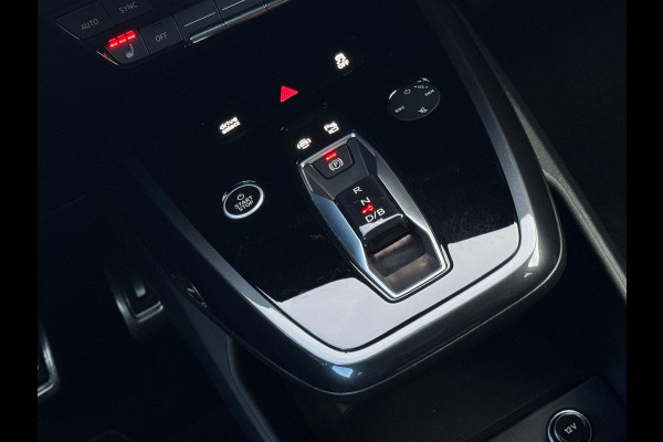 Audi Q4 e-tron 40 S 300 pk edition 77 kWh, SOH 92,5 %, 1 e eigenaar, 2 X S line, 21 ", Electrische trekhaak, NL auto met nap