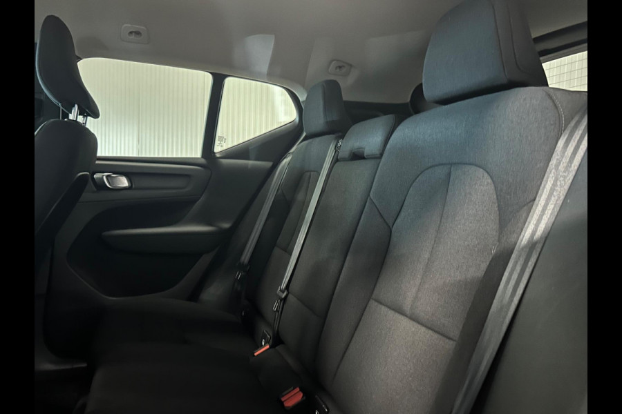 Volvo XC40 1.5 T2 Momentum Core | CARPLAY | ESC | PARK ASSISTANT