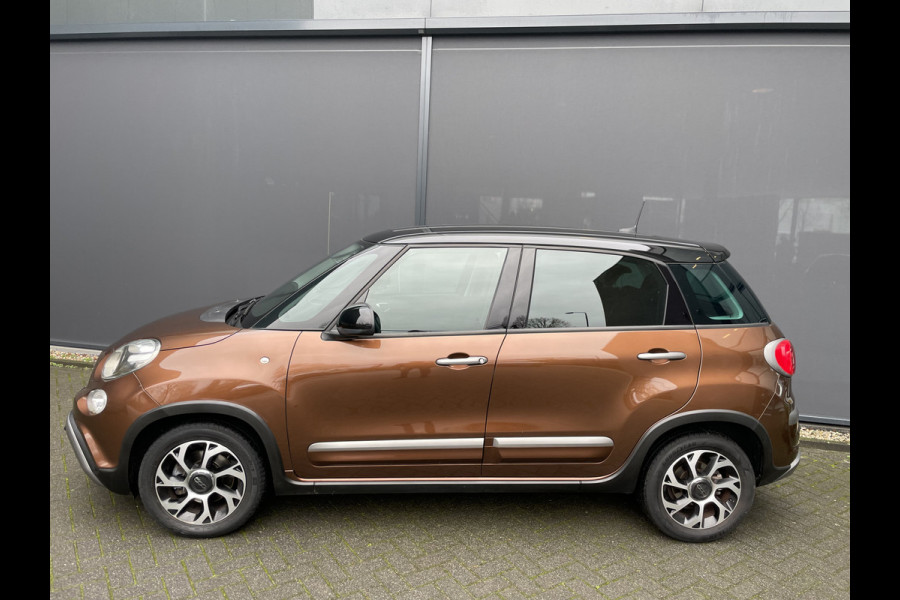 Fiat 500L 0.9 TwinAir Cross Àchteruitrijcamera - Airco - Cruise control - Parkeersensor achter - Navigatiesysteem full map - Bluetooth - Licht metalen velgen 16 inch - Mistlampen voor - Radio - Start/stop systeem - Stuu
