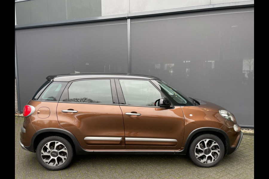 Fiat 500L 0.9 TwinAir Cross Àchteruitrijcamera - Airco - Cruise control - Parkeersensor achter - Navigatiesysteem full map - Bluetooth - Licht metalen velgen 16 inch - Mistlampen voor - Radio - Start/stop systeem - Stuu
