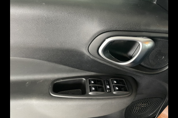 Fiat 500L 0.9 TwinAir Cross Àchteruitrijcamera - Airco - Cruise control - Parkeersensor achter - Navigatiesysteem full map - Bluetooth - Licht metalen velgen 16 inch - Mistlampen voor - Radio - Start/stop systeem - Stuu