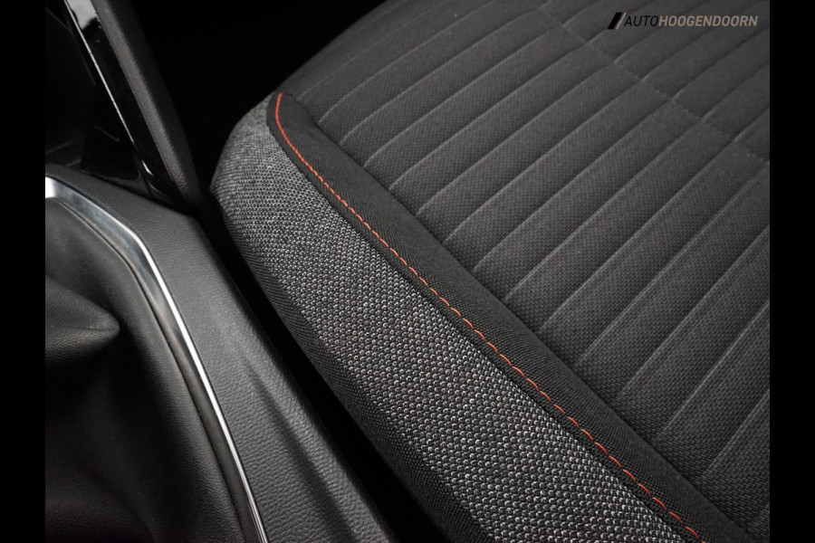 Peugeot 208 1.2 PureTech Active-pack Sport (APPLE CARPLAY,LED,SPORTSTOELEN,CLIMATE,CRUISE,LM-VELGEN,PARKEERSENSOREN,TOPCONDITIE)