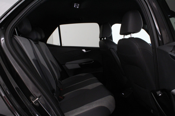 Volkswagen ID.3 First Plus 58 kWh Trekhaak / Camera / Matrix-LED / Stuurwiel verwarmd