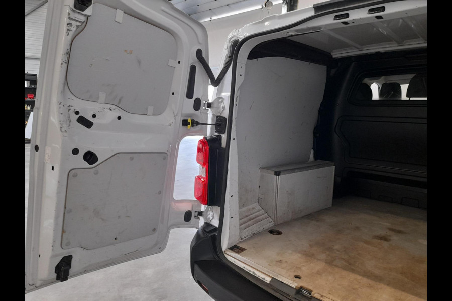 Opel Vivaro 2.0 CDTI L3H1 145PK Dubbele Cabine Edition Navigatie Trekhaak Cruise control Airco