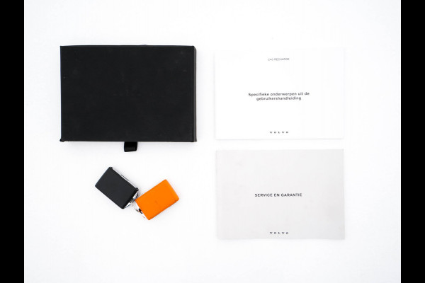 Volvo C40 Recharge Twin Intro Edition 78 kWh AWD [ 3-Fase ] {SOH-87%} (INCL-BTW) Aut. *HEATPUMP | PANO | LEATHER-ALCANTARA | DIGI-COCKPIT | FULL-LED | HARMAN/KARDON | TOPVIEW | NAVI-FULLMAP | ECC | PDC | KEYLESS | HEATED-SPORTSEATS | TOWBAR | PRIVACY-GLASS | 20