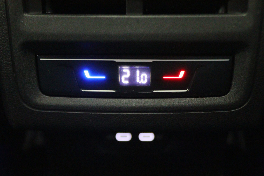 Volkswagen Golf 2.0 TSI R 4Motion Panoramadak, Akrapovic, Head-Up, IQ, ACC, H&K Sound, 19"