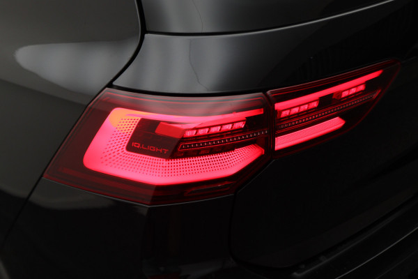 Volkswagen Golf 2.0 TSI R 4Motion Panoramadak, Akrapovic, Head-Up, IQ, ACC, H&K Sound, 19"