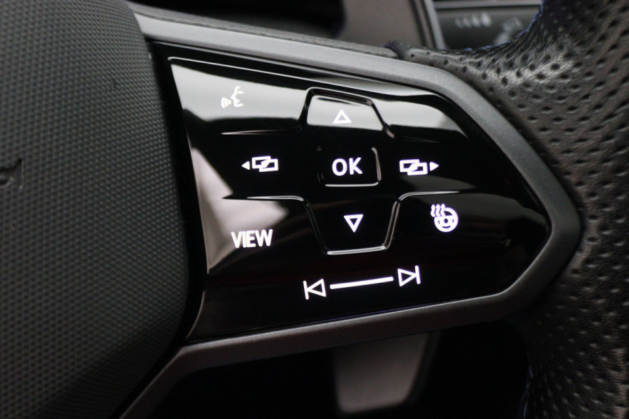 Volkswagen Golf 2.0 TSI R 4Motion Panoramadak, Akrapovic, Head-Up, IQ, ACC, H&K Sound, 19"