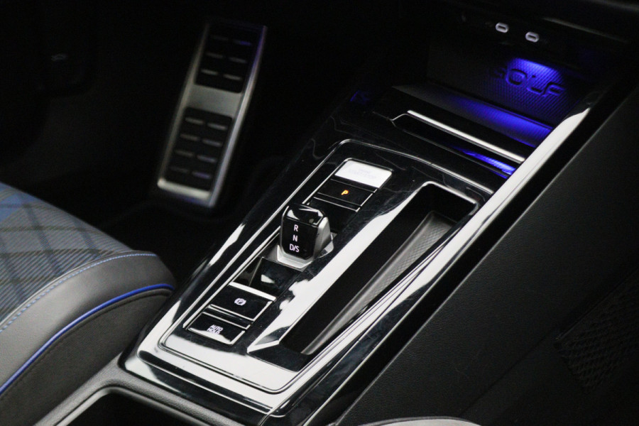 Volkswagen Golf 2.0 TSI R 4Motion Panoramadak, Akrapovic, Head-Up, IQ, ACC, H&K Sound, 19"