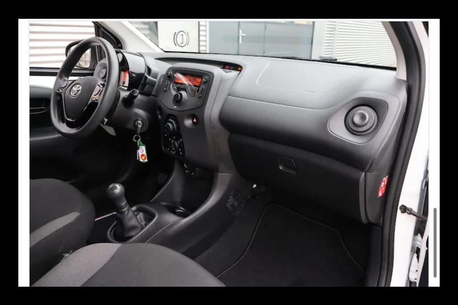 Toyota Aygo 1.0 VVT-i 5-DEURS/75900KM/AIRCO/CRUISE/BLUETHOOT
