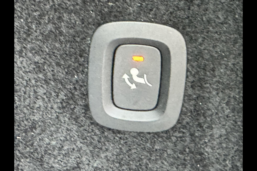 Volvo V60 2.0 B3 Momentum Advantage Automaat Comfortpack Adaptive cruise Climate control Leer Full LED Dodehoekdetectie