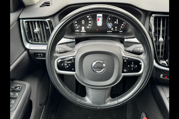 Volvo V60 2.0 B3 Momentum Advantage Automaat Comfortpack Adaptive cruise Climate control Leer Full LED Dodehoekdetectie