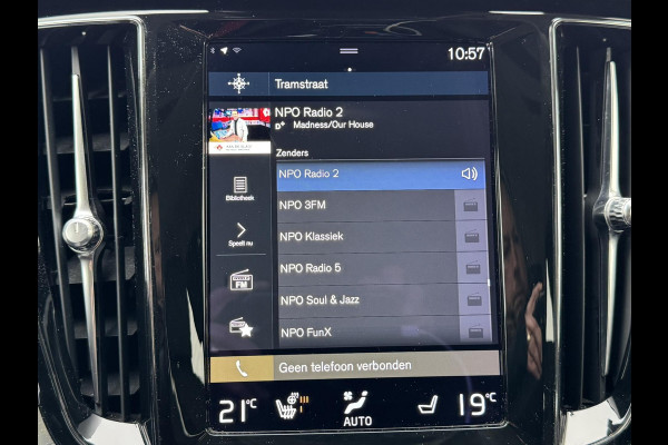 Volvo V60 2.0 B3 Momentum Advantage Automaat Comfortpack Adaptive cruise Climate control Leer Full LED Dodehoekdetectie