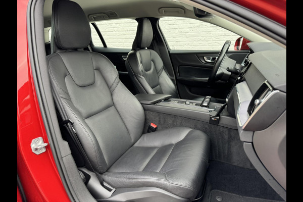 Volvo V60 2.0 B3 Momentum Advantage Automaat Comfortpack Adaptive cruise Climate control Leer Full LED Dodehoekdetectie