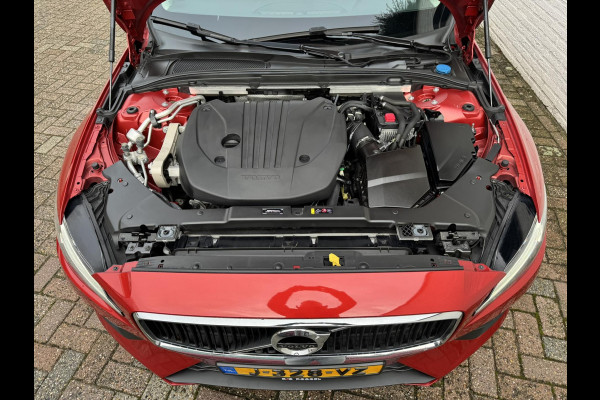 Volvo V60 2.0 B3 Momentum Advantage Automaat Comfortpack Adaptive cruise Climate control Leer Full LED Dodehoekdetectie