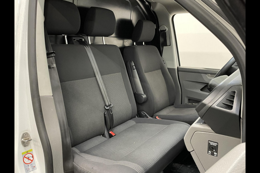 Volkswagen Transporter 2.0 TDI L2H1 Trendline Airco Cruise Control 2x schuifdeur Trekhaak Parkeersensoren