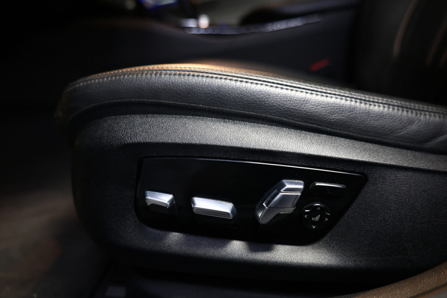 BMW 5 Serie Touring 530i xDrive M-Sport PANO HUD ACC CAM AMBIENT TRKH '21