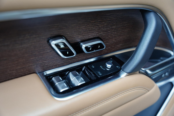 Land Rover Range Rover P 440 E SE / Nieuwe Service / Trekhaak / Stoelventilatie