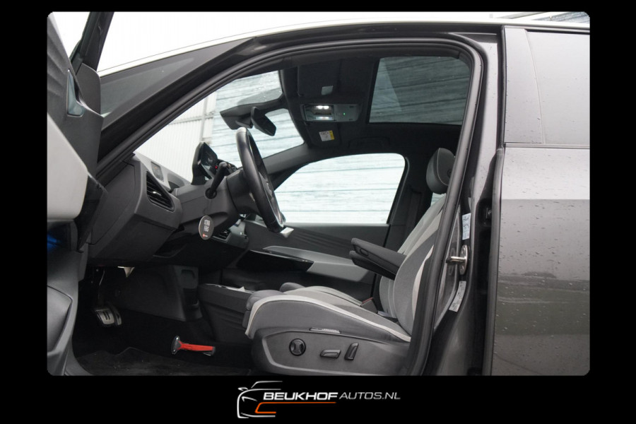 Volkswagen ID.3 First Max 58 kWh Pano Trekhaak Carplay Cam